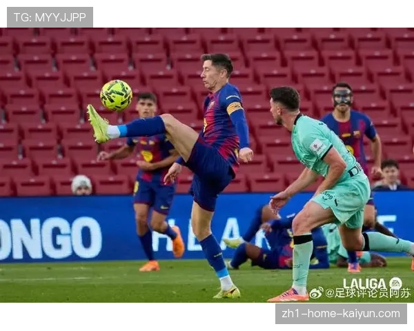 巴萨4-0毕尔巴鄂竞技 莱万爆射破门开启诺坎普大胜